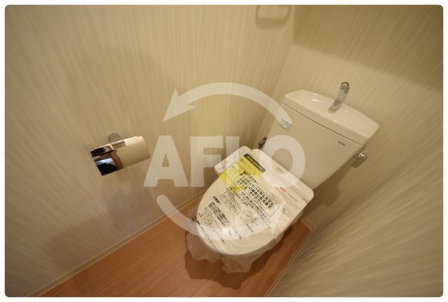 トイレ　ＪＰレジデンス大阪城東III　温水洗浄便座