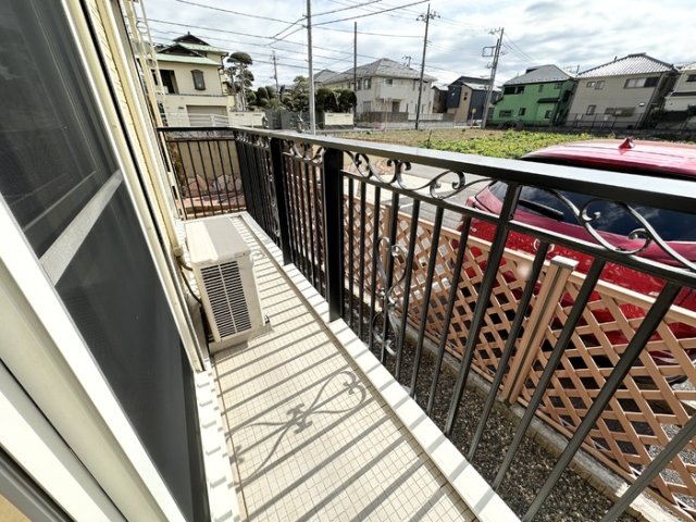 バルコニー　暖かな日差しのふりそそぐバルコニー