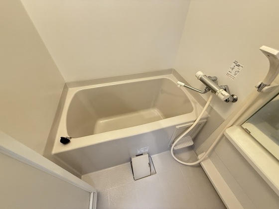 バス・シャワールーム　※別部屋の写真です