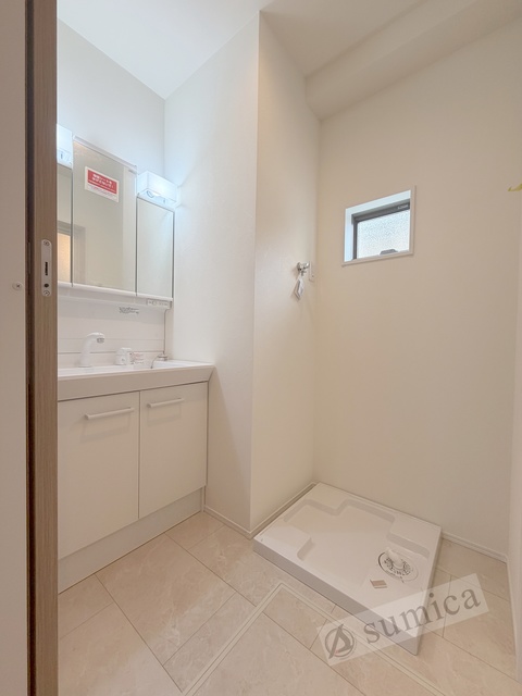 洗面設備　洗面脱衣所付き！独立洗面台が便利です♪♪