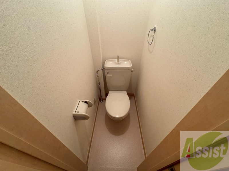 トイレ　こちらはトイレです。清潔感があり、安心して使用できます。