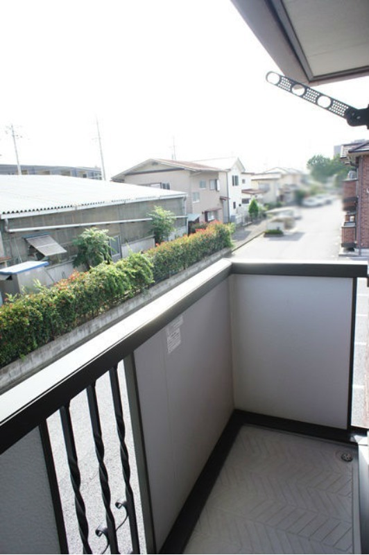 バルコニー　図面と現状に相違がある場合には現状を優先