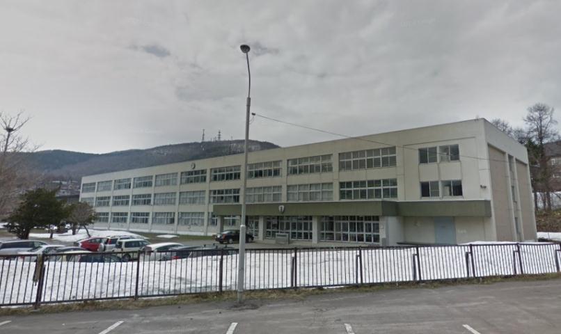 小学校　高島小学校（小学校）まで701m