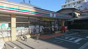 コンビニ　セブンイレブン東京医科大前店（コンビニ）まで196m