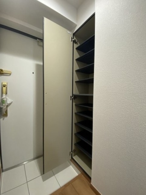 玄関　シューズボックス付き