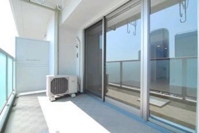 バルコニー　奥行きのあるバルコニー