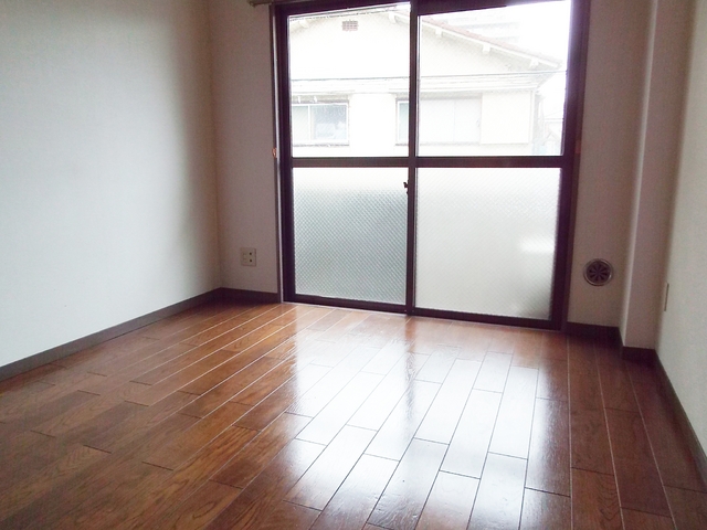 居室・リビング　日当たりの良いリビングです！