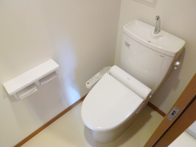 トイレ　※モデル写真