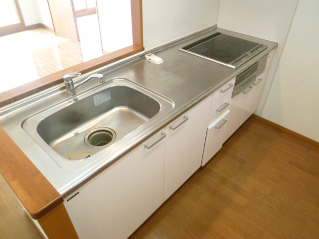 キッチン　※モデル写真