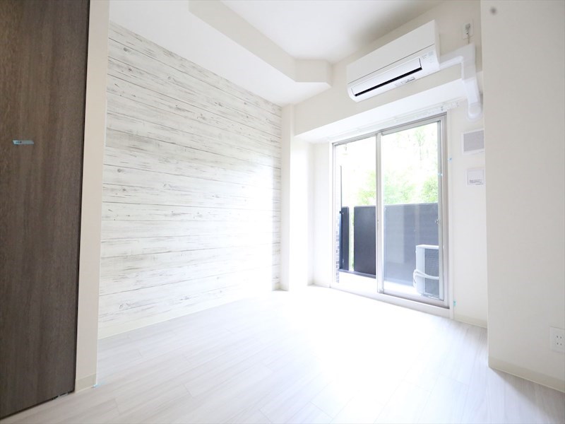 バルコニー　洋室6帖　エアコン完備　クローゼット付　バルコニー