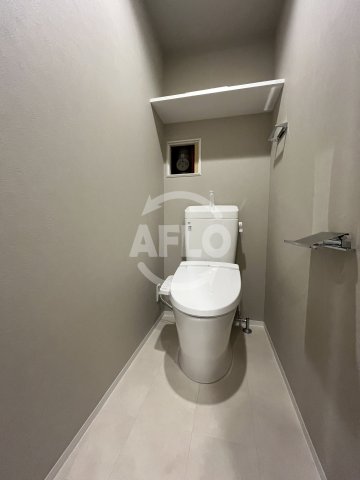 トイレ　コンフォリア・リヴ東三国駅前ソルテラス　トイレ