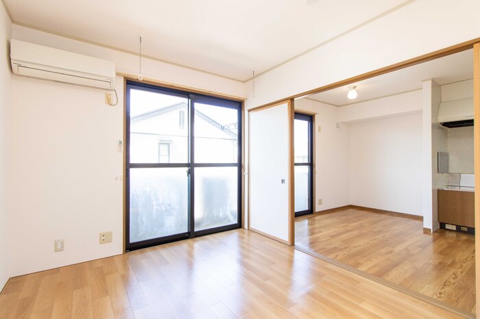 その他部屋・スペース　広々とした洋室です