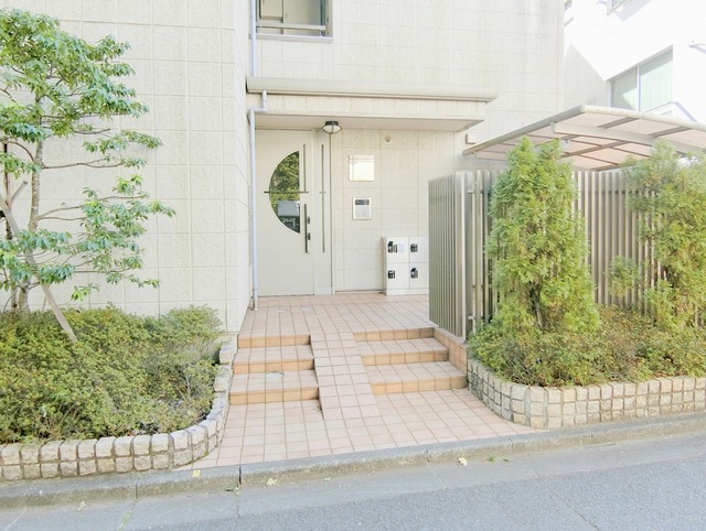 エントランス　★安心のオートロック付き★