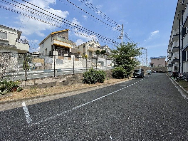 駐車場　いつでも目の届く敷地内に駐車場があります♪お車をお持ちの方に