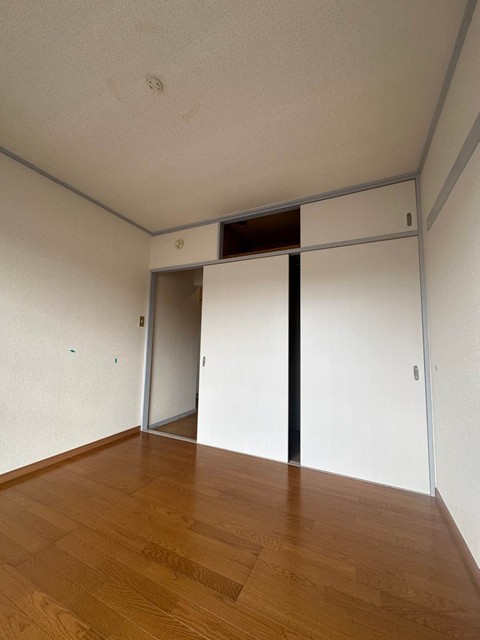 その他部屋・スペース　※参考写真※南西向き洋室4.5帖☆収納スペースがあります♪荷