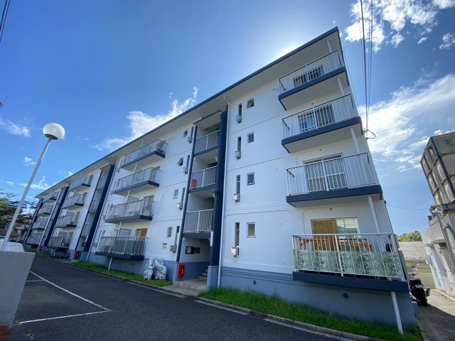 建物外観　ブルーライン「中川」駅まで徒歩11分！鉄筋コンクリートの4階