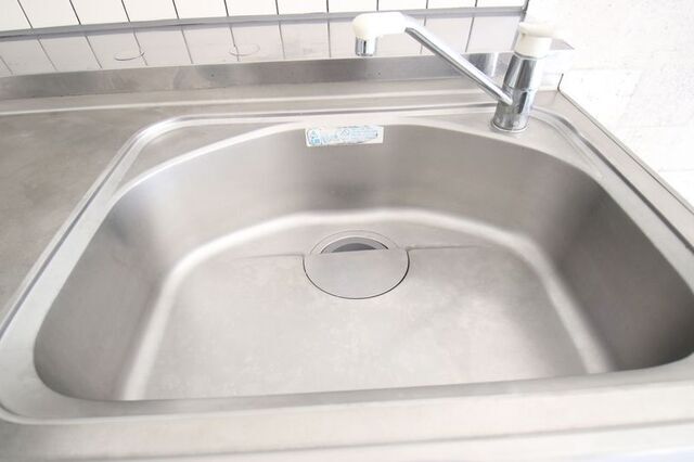 キッチン　※写真は別室の参考写真です。現況優先