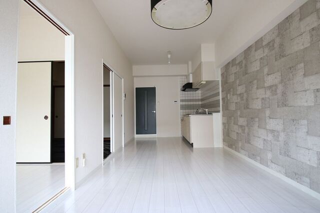 居室・リビング　※写真は別室の参考写真です。現況優先