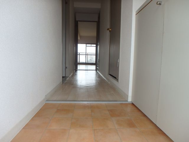 玄関　収納もある玄関です