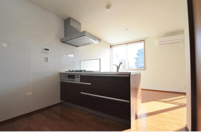 キッチン　広々使える快適な調理スペースです♪