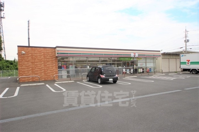 コンビニ　セブンイレブン（コンビニ）まで1349m