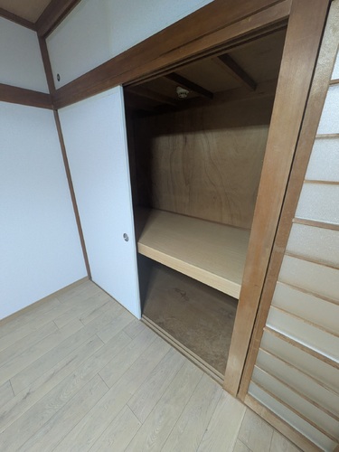 収納　洋室にある押入れです。