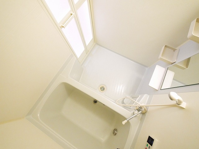 バス・シャワールーム　落ち着いた空間のお風呂です