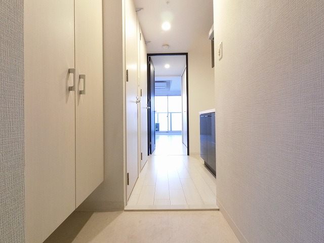 玄関　室内は現状を優先します