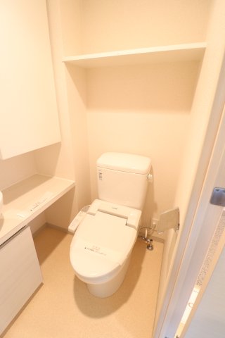 トイレ　別部屋の参考写真です。