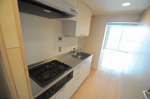 キッチン　※別部屋参考画像です