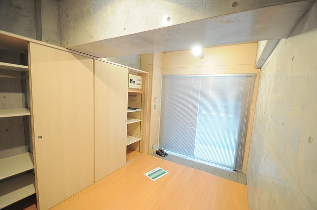 玄関　※別部屋参考画像です