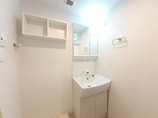 洗面設備　スペースが確保できる洗面所です