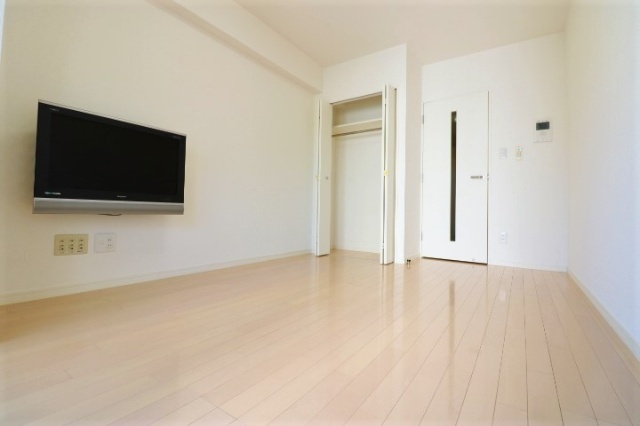 居室・リビング　※ＴＶ撤去は予定です。