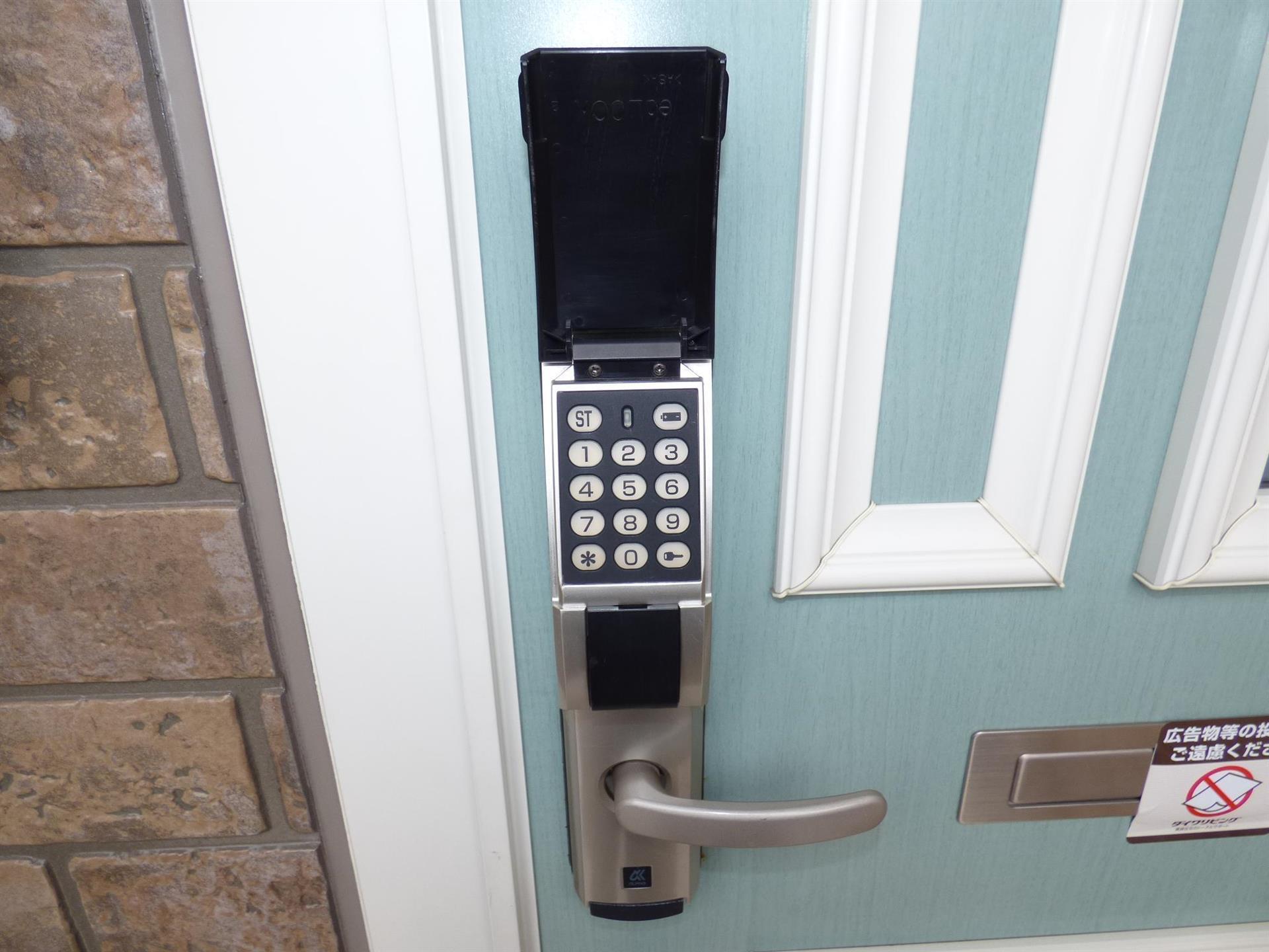玄関　デジタルロックキー
