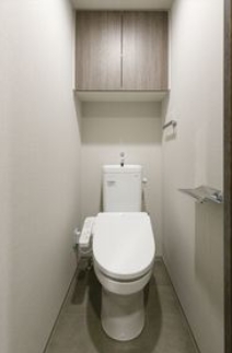 トイレ　温水洗浄便座。