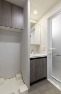 洗面設備　嬉しい独立洗面台付き。