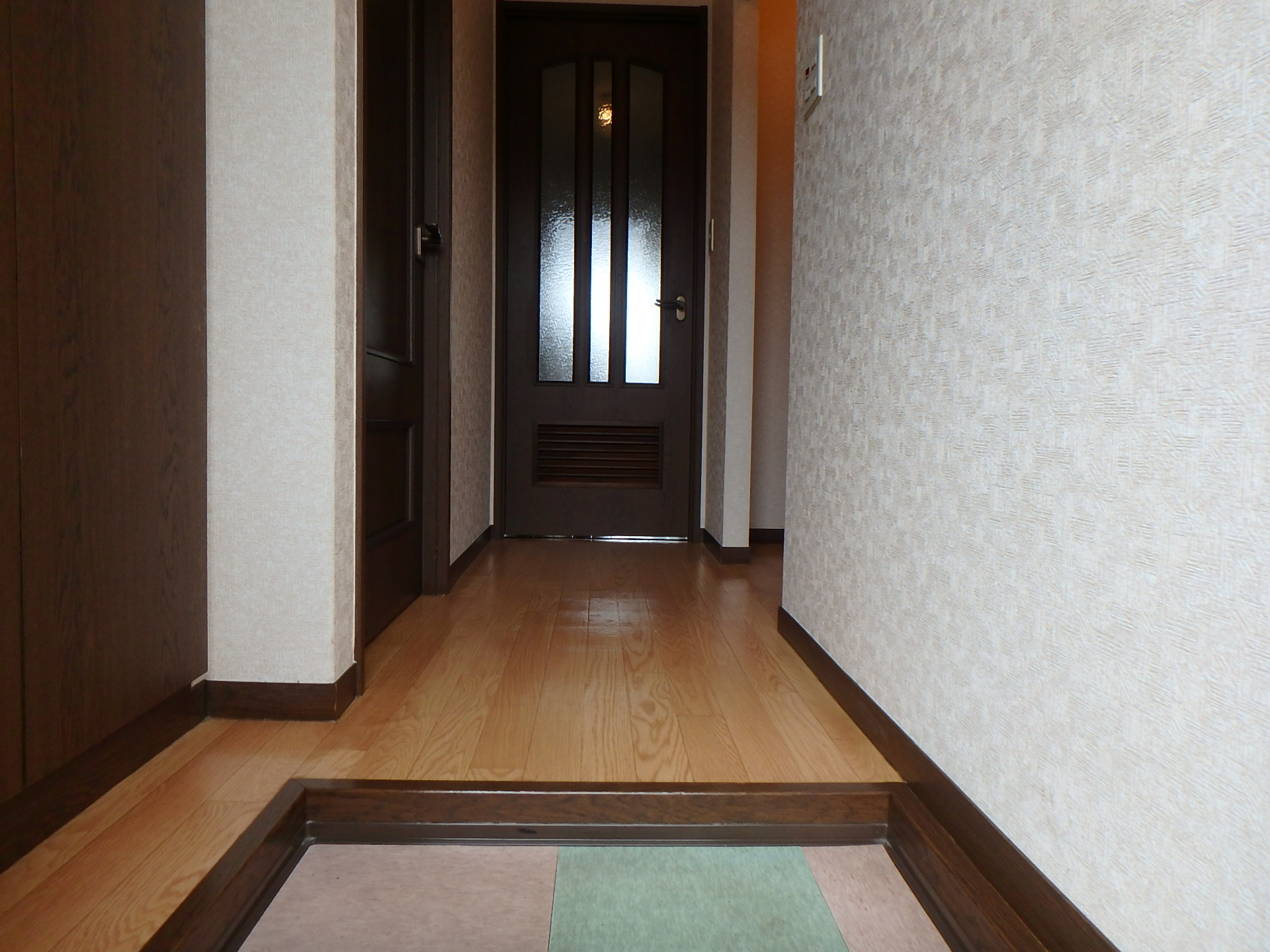 玄関　同建物別号室