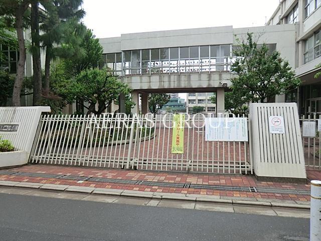 小学校　板橋区立板橋第四小学校（小学校）まで619m
