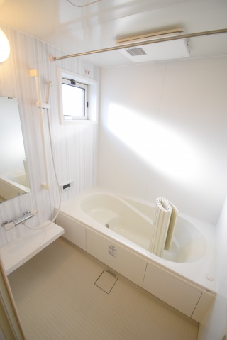 バス・シャワールーム　反転タイプのものです。