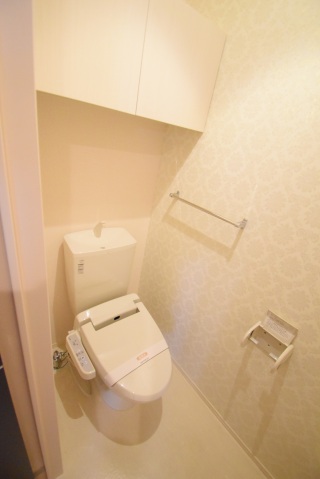 トイレ　反転タイプのものです。