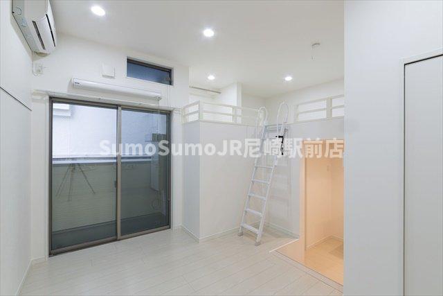 居室・リビング　こちらのリビングで趣味の時間をお楽しみください