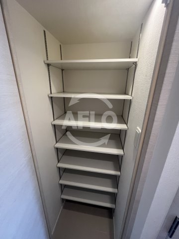 収納　サムティ大阪GRAND EASTII　シューズボックス