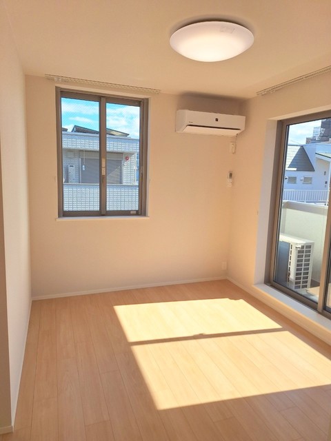 その他部屋・スペース　★明るい５.８帖洋室★