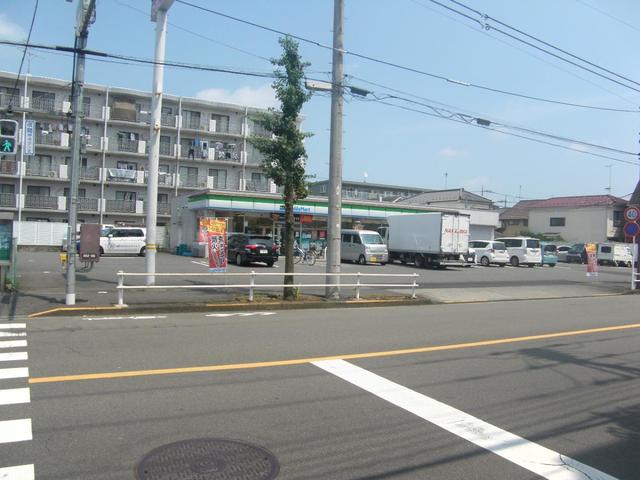 コンビニ　ファミリーマート羽村市役所通店（コンビニ）まで822m