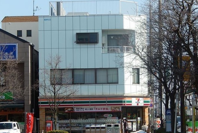 コンビニ　セブンイレブン（コンビニ）まで450m