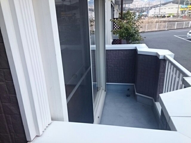 バルコニー　開放的で明るい空間を演出してくれるバルコニーです