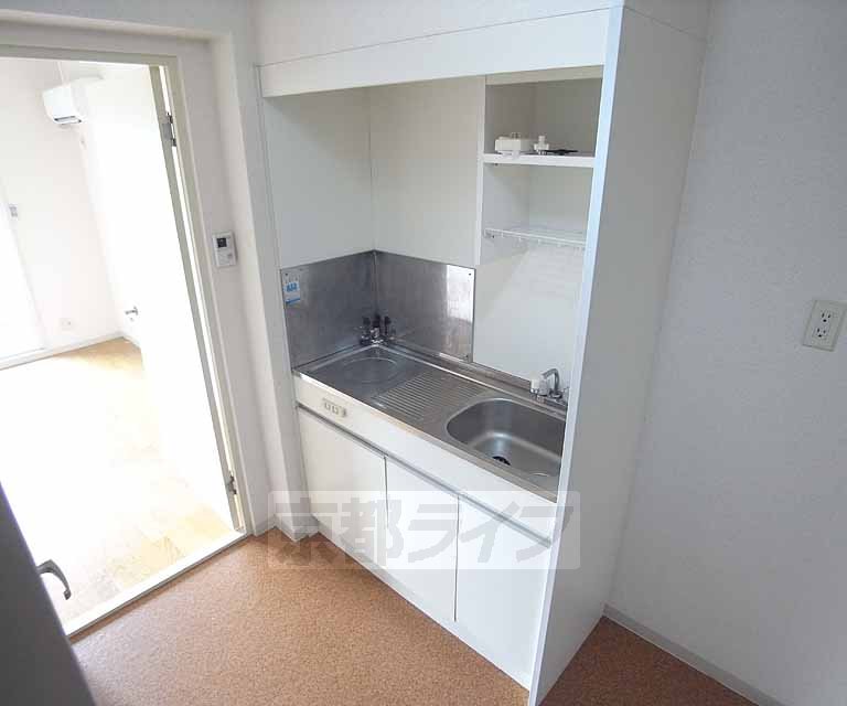 キッチン　好みで２口コンロも設置可能です。