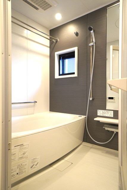 バス・シャワールーム　※写真は同タイプ住戸です。