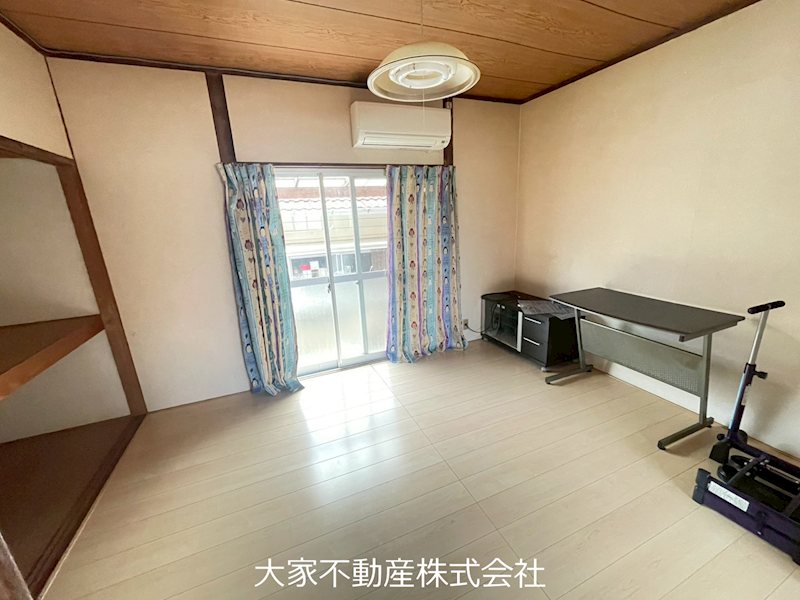 居室・リビング　※写真にある器具類、エアコンはサービス品です。