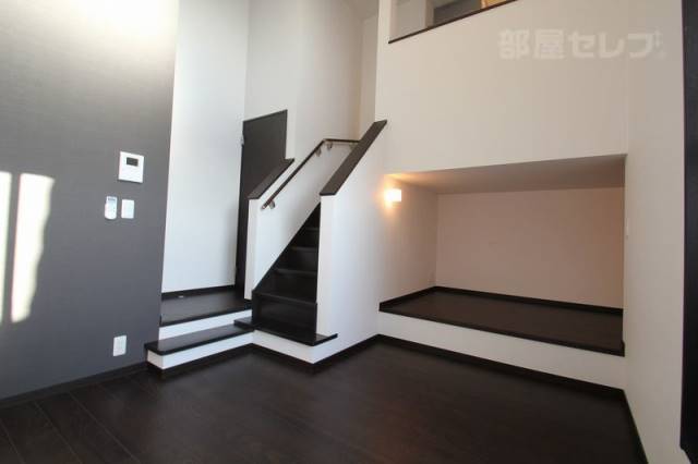 居室・リビング　アンダーロフト付のお部屋はスペース満点